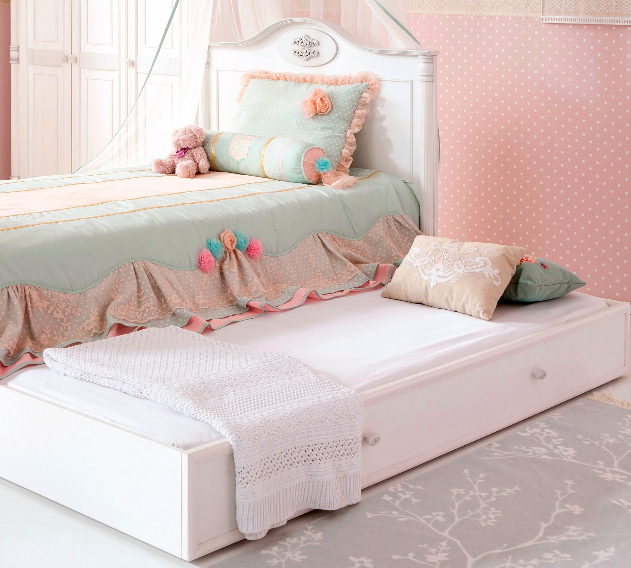 Romantic bedlade logeerbed bed (90x190 cm)